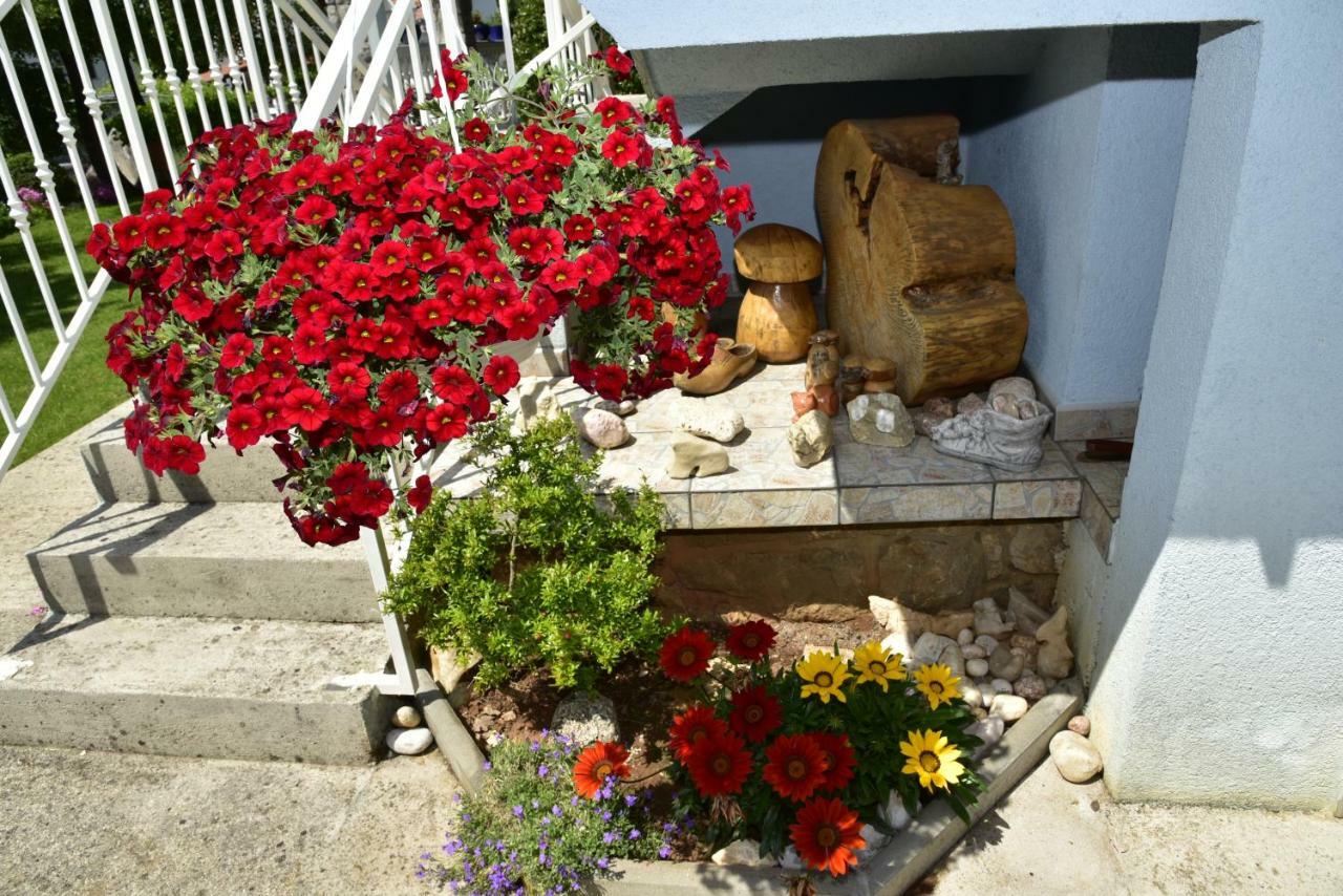 Apartment Blumen Oase Malinska Eksteriør bilde